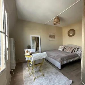 Studio Entierement Renove Place De La Bastille Appartement Paris